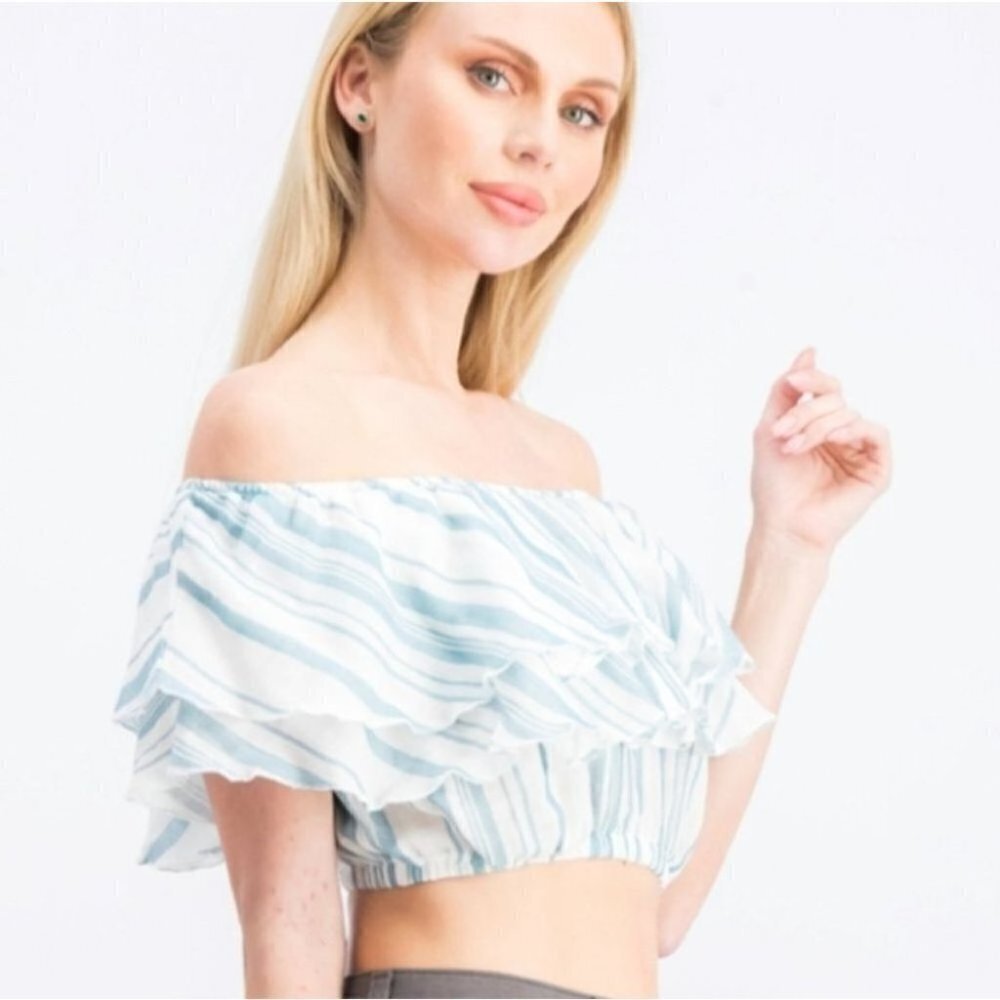 ❤️ 3 for $35 Show me your mumu kaya crop top ruffles off shoulder tiered small
